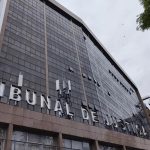 A fachada do Tribunal de Justiça do Rio, órgão que está revisando o projeto de lei sobre a eleição indireta para governador