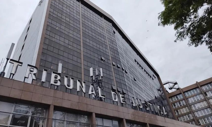 A fachada do Tribunal de Justiça do Rio, órgão que está revisando o projeto de lei sobre a eleição indireta para governador