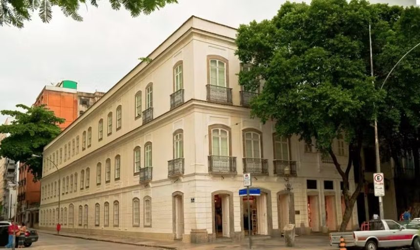 Imóvel histórico de 1875 no Catete, que já abrigou o Hotel Carson’s, será restaurado para receber uma nova unidade do Zona Sul.