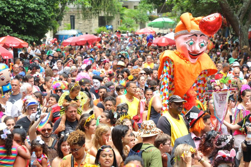 Rio terá 34 mil banheiros, atuação de 1,1 mil guardas e 9,7 mil garis durante carnaval de rua