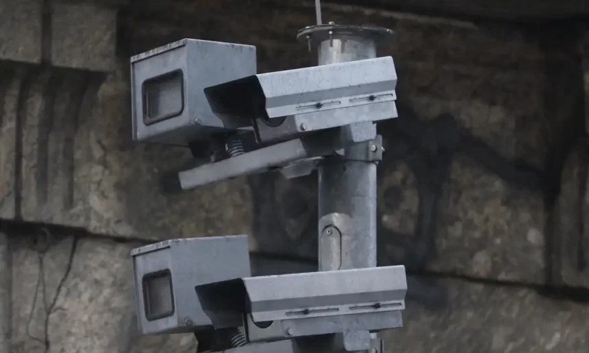 Câmeras de monitoramento usarão equipamentos de reconhecimento facial e identificação de placas