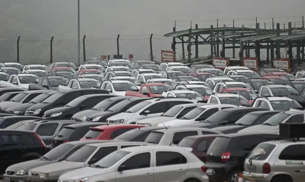 Donos de veículos com placas que terminem em 0 precisam pagar primeira parcela ou cota única do IPVA nesta quarta (21)
