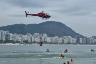 Bombeiros localizaram corpo em Copacabana nesta terça (06)