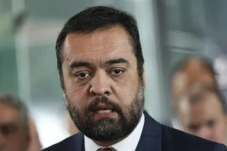 Ação do Sindelpol tenta barrar decreto de Cláudio Castro que centraliza, na Secretaria de Segurança, dados de investigações policiais