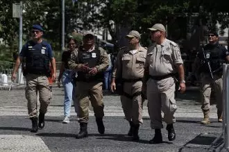 Guardas apreenderam quase mil objetos irregulares durantes fiscalização na orla carioca