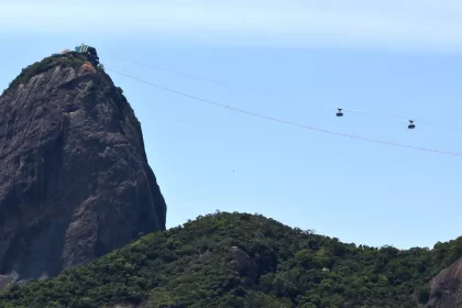 Obras no Pão de Açúcar foram paralisadas após corte de rocha, mas receberam aval do STJ para retomada