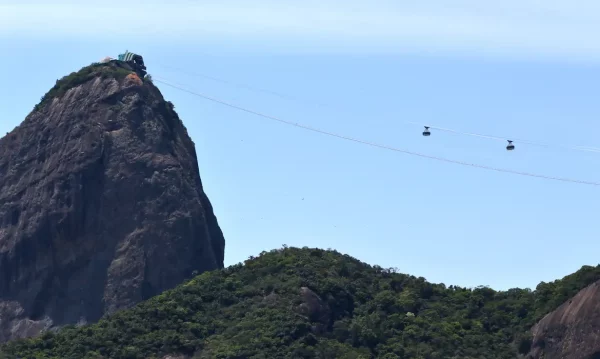 Obras no Pão de Açúcar foram paralisadas após corte de rocha, mas receberam aval do STJ para retomada