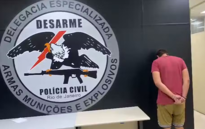 Suspeito foi preso no Recreio na manhã desta segunda (19), alvo de um mandado da Justiça do Paraná