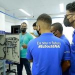 Alunos participam de aula em curso do Firjan SENAI