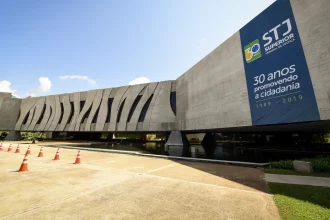 Decisão do STJ reforça direito do consumidor à notificação prévia antes da rescisão de plano de saúde