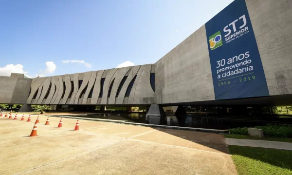 Decisão do STJ reforça direito do consumidor à notificação prévia antes da rescisão de plano de saúde