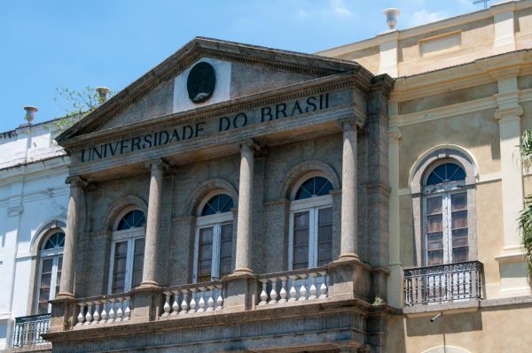Decisões do Supremo definem parâmetros sobre cotas, gratuidade do ensino, liberdade acadêmica e financiamento das universidades públicas.