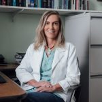 Professora Tatiana Lobo Sampaio, da UFRJ, foi homenageada pela Alerj pelo desenvolvimento de um tratamento experimental para lesões na medula espinhal