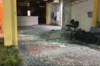 Fachada da 60ª DP (Campos Elíseos), em Duque de Caxias, após ataque armado de criminosos