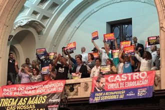 Servidores manifestam nas galerias da Alerj no Palácio Tiradentes