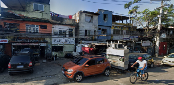 Local onde houve o desabamento já foi alvo de diversas tentativas da prefeitura de remoção