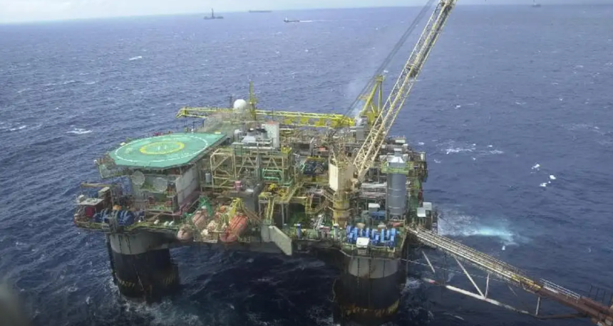 Os Contratos de Risco surgiram como resposta à vulnerabilidade exposta pela crise de 1973, quando a recém-criada OPEP fez o preço do barril quadruplicar, pressionando severamente a balança comercial brasileira.