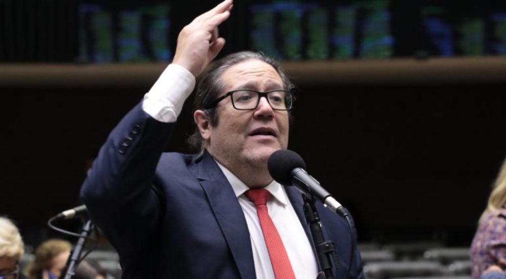 É treta! Reunião do PSOL termina em bate-boca e corrente minoritária questiona liderança de Tarcísio na Câmara dos Deputados