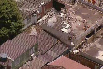 Rompimento de tubulação da Cedae interrompe fornecimento de água em sete cidades da Baixada
