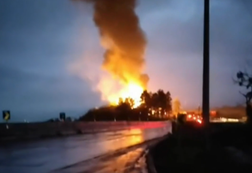 Explosão após carreta de combustível explodir na Serra de Petrópolis