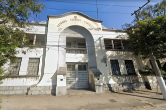 Moradores denunciam abandono do futuro museu da Polícia Militar, em Niterói