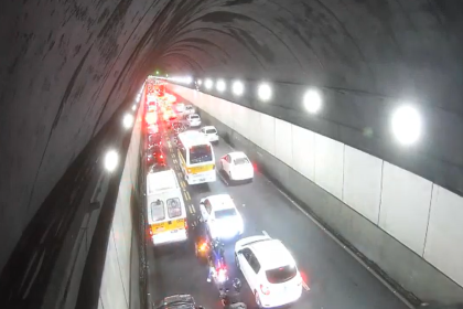 Trânsito congestionado na pista sentido Lagoa