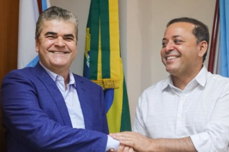 Depois de emplacar a irmã na chapa de Paes, Washington Reis se reúne com Rodrigo Neves em Niterói