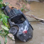 Carro encontrado após temporal em Paraty