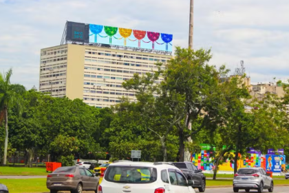Painel da iniciativa "Museu a céu aberto", no Aterro do Flamengo