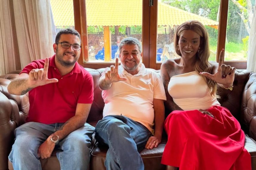 Diego Quaquá e Washington Quaquá, do PT, em reunião com Benny Briolly, do PSOL