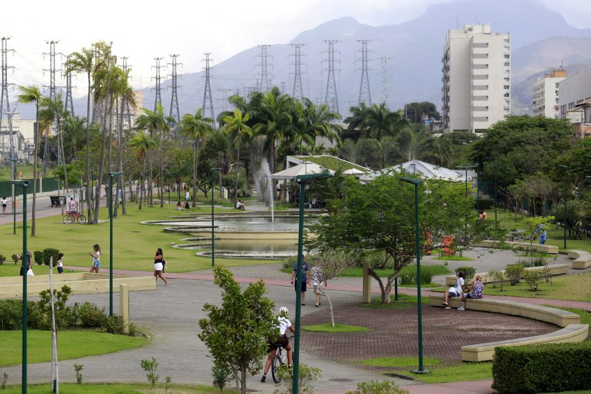 Vereadores analisam projeto espinhoso que libera a concessão de parques e praças públicas à iniciativa privada