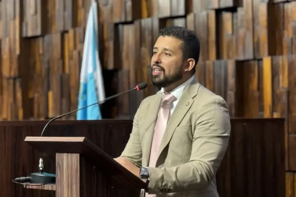Deputado Yuri Moura (PSOL) será julgado nesta segunda (23) em ação movida por Cláudio Castro 54 Yuri Moura