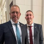 O presidente em exercício da Alerj, Guilherme Delaroli, e o filho, o presidente da Câmara e prefeito em exercício de Itaboraí, João Delaroli