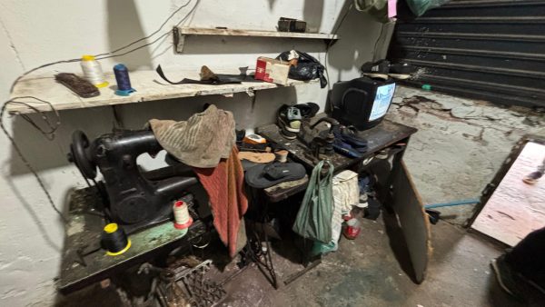 Agentes da prefeitura encontraram idoso em imóvel com quatro metros quadrados