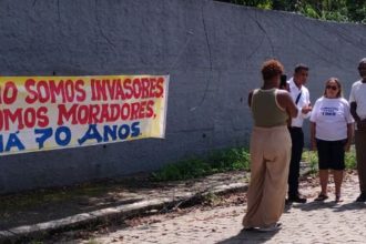 Membros das comissões do ministério e da Câmara visitaram as áreas reivindicadas pela Aeronáutica, na Ilha do Governador.