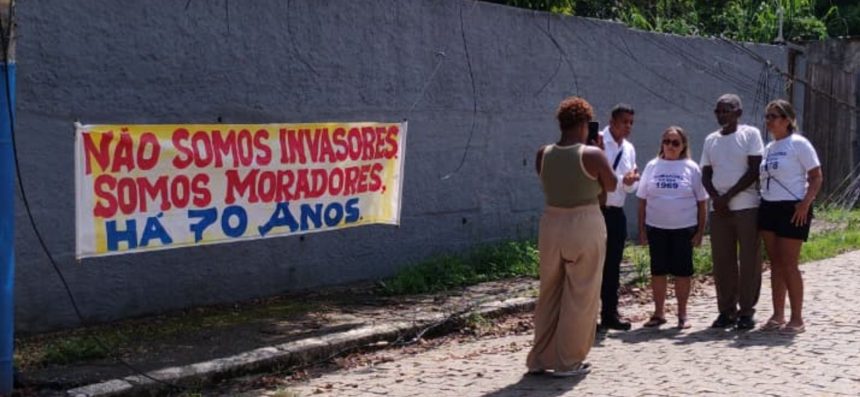 Membros das comissões do ministério e da Câmara visitaram as áreas reivindicadas pela Aeronáutica, na Ilha do Governador.