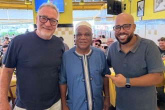 Anúncio no Amarelinho da Cinelândia, com a presença do presidente estadual Roberto Rocco e do vereador Márcio Santos - Foto: Divulgação