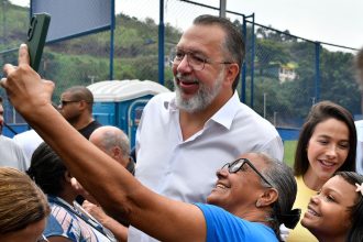 Márcio Canella em agenda oficial em Belford Roxo
