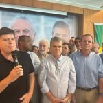 Baleia Rossi, Washington Reis e Eduardo Paes em evento.