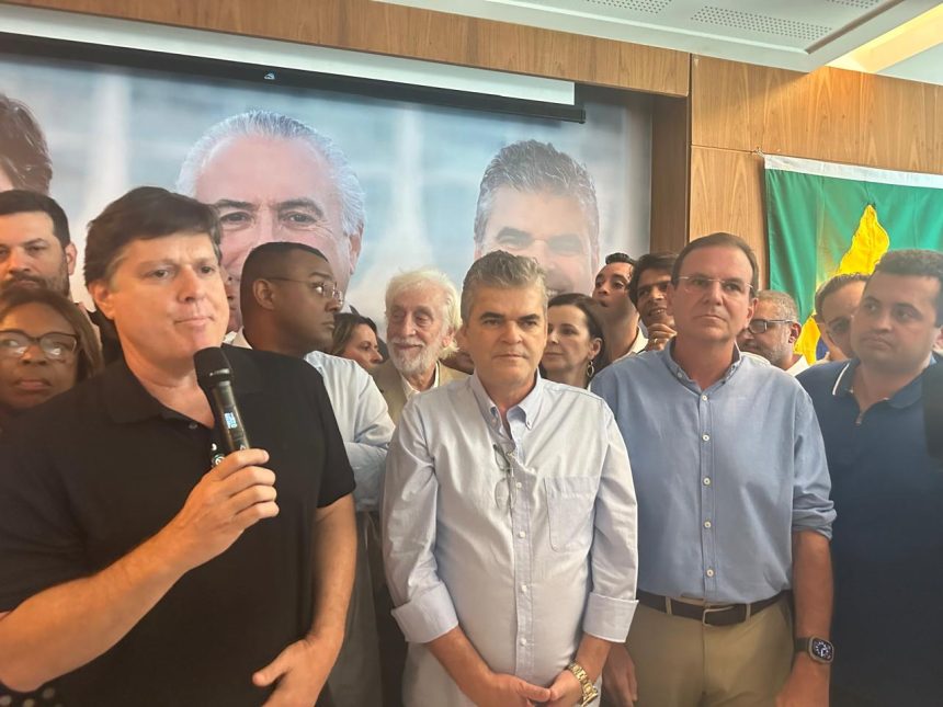 Baleia Rossi, Washington Reis e Eduardo Paes em evento.