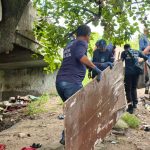 Agentes da Seop e da Subprefeitura atuam em ponto que servia de abrigo para pessoas em situação de rua