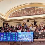 Manifestantes ocupam Câmara do Rio em protesto contra projeto que permite concessão de parques e praças públicas