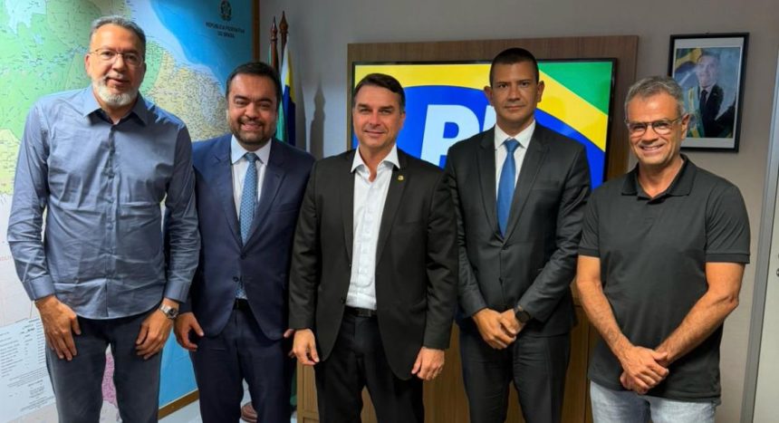 A chapa do PL: Márcio Canella e Cláudio Castro, candidatos ao Senado; Flávio Bolsonaro, à Presidência da República; Douglas Ruas ao governo do estado e Rogério Lisboa como vice
