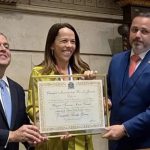 Presidente da Fundação Cidade das Artes, Daniela Santa Cruz recebe uma homenagem da Câmara de Vereadores do Rio