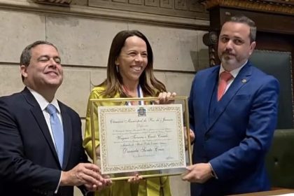 Presidente da Fundação Cidade das Artes, Daniela Santa Cruz recebe uma homenagem da Câmara de Vereadores do Rio