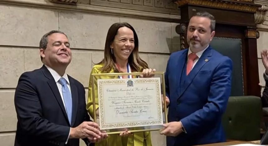 Presidente da Fundação Cidade das Artes, Daniela Santa Cruz recebe uma homenagem da Câmara de Vereadores do Rio