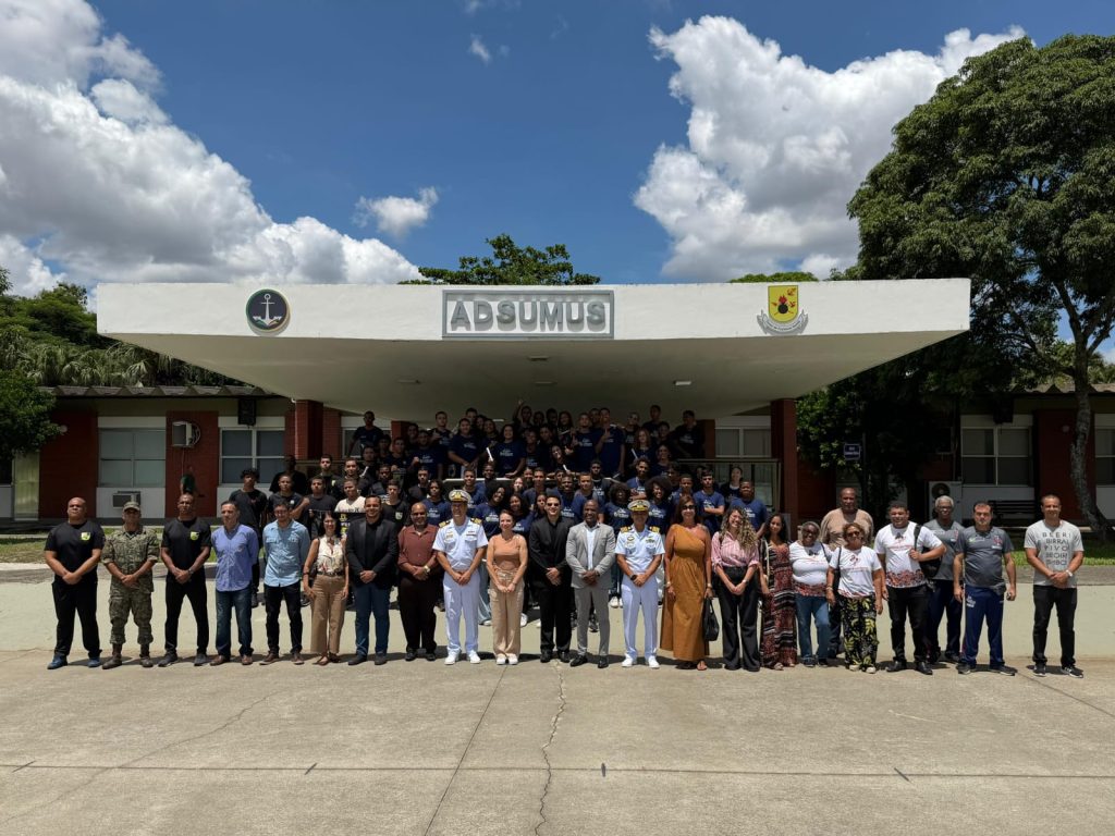 UniRio celebra formação de 120 marinheiros em situação de vulnerabilidade social