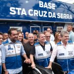 O governador Cláudio Castro e o secretário Washington Reis durante a inauguração da nova base do Segurança Presente, em Santa Cruz da Serra, em Duque de Caxias