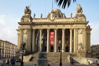 Sede histórica da Alerj, no Centro do Rio, onde grupo planejava ato terrorista com bombas caseiras, segundo a Polícia Civil.