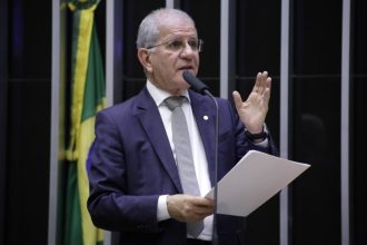 Ex-deputado Chico D'Angelo, que integrou PDT e agora faz parte do PT
